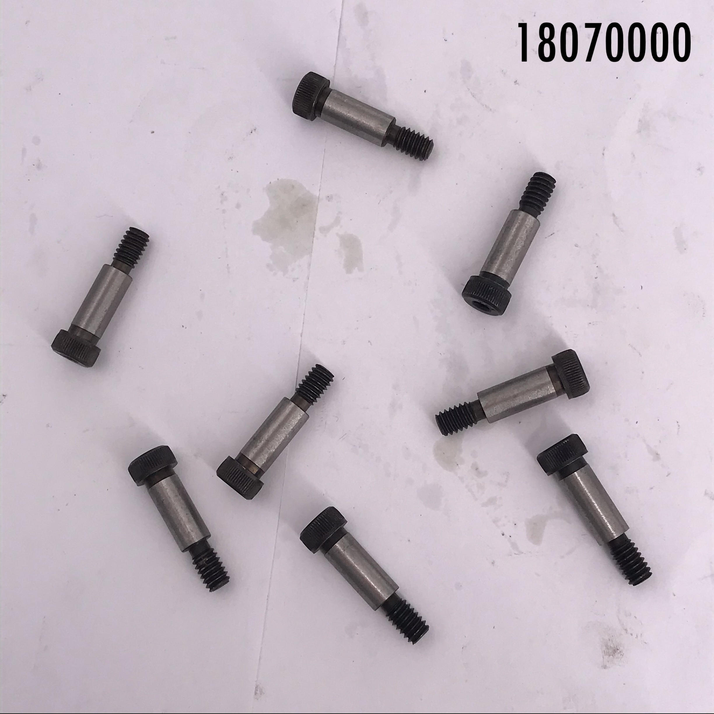 18070000 SHOULDR SCREW-2